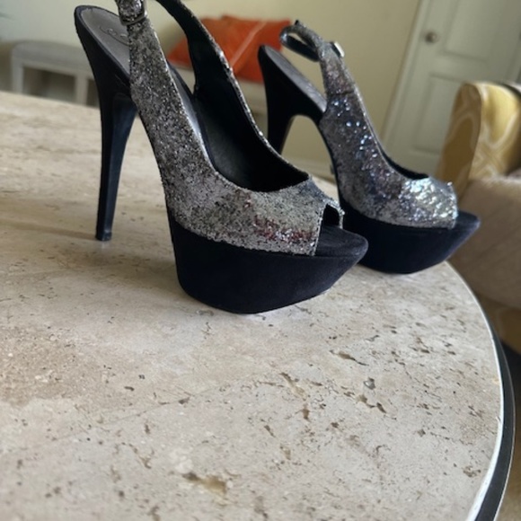 Fergie platform silver sparkle peep toe stilettos - SIZE 7 M - Picture 4 of 9